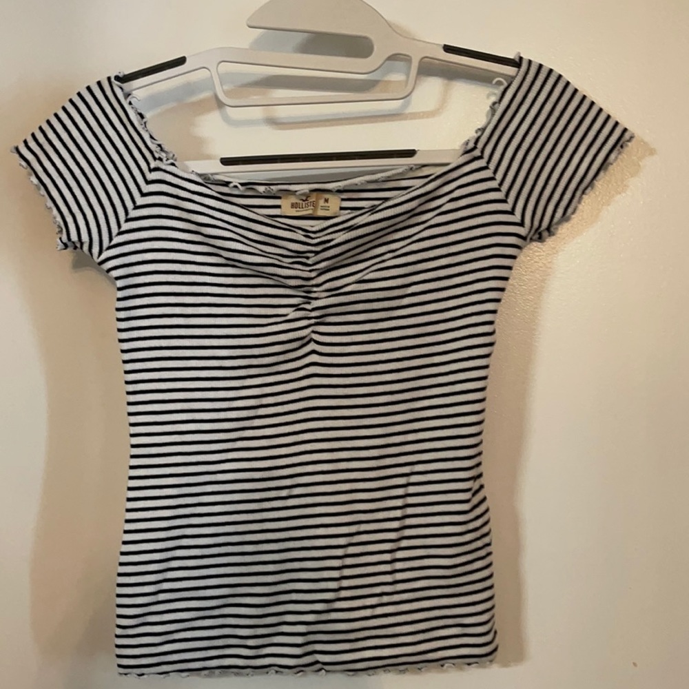 Hollister. Medium. White shirt.